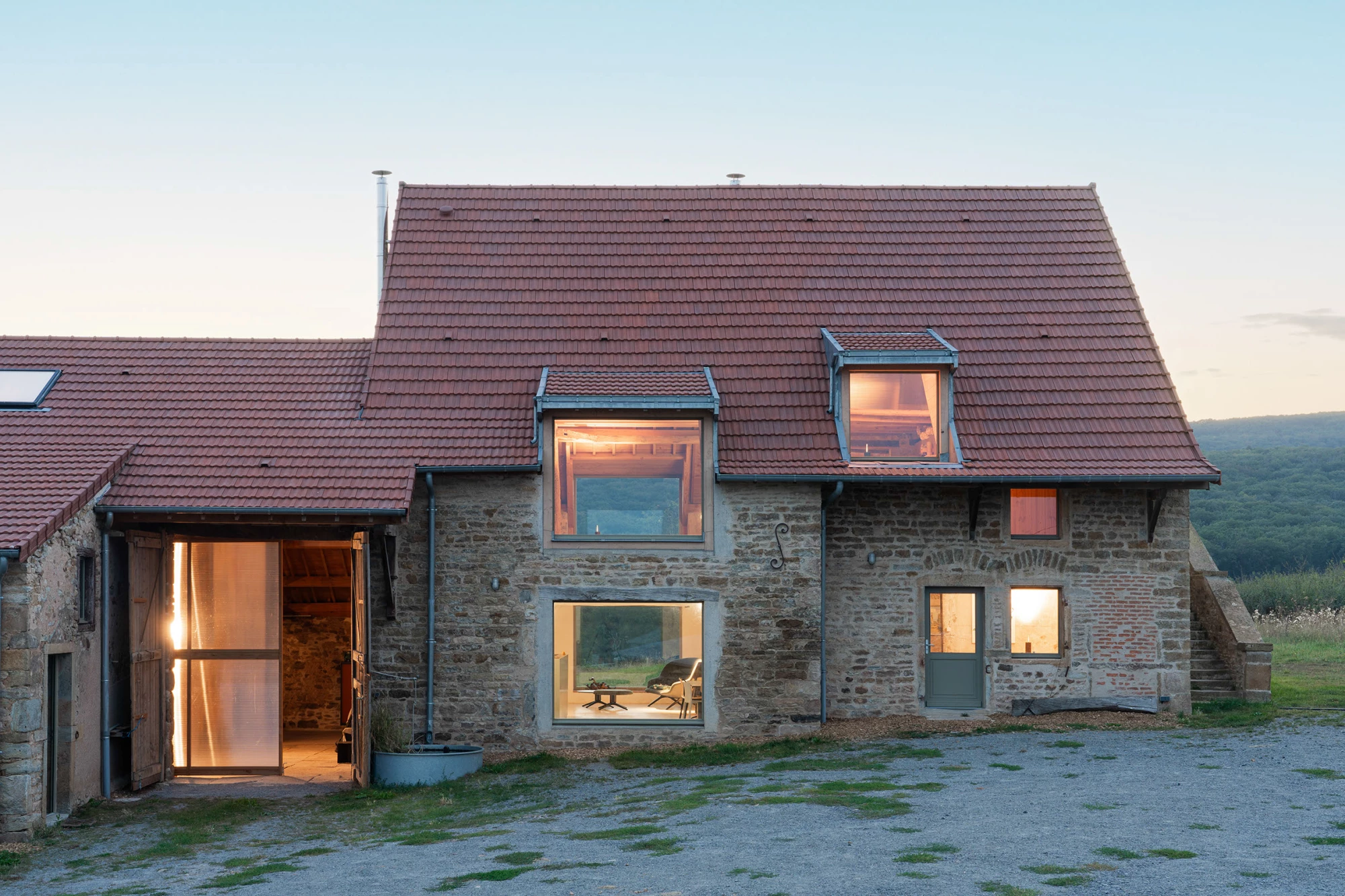 LE DÉVÉHAT VUARNESSON ARCHITECTES, La grange