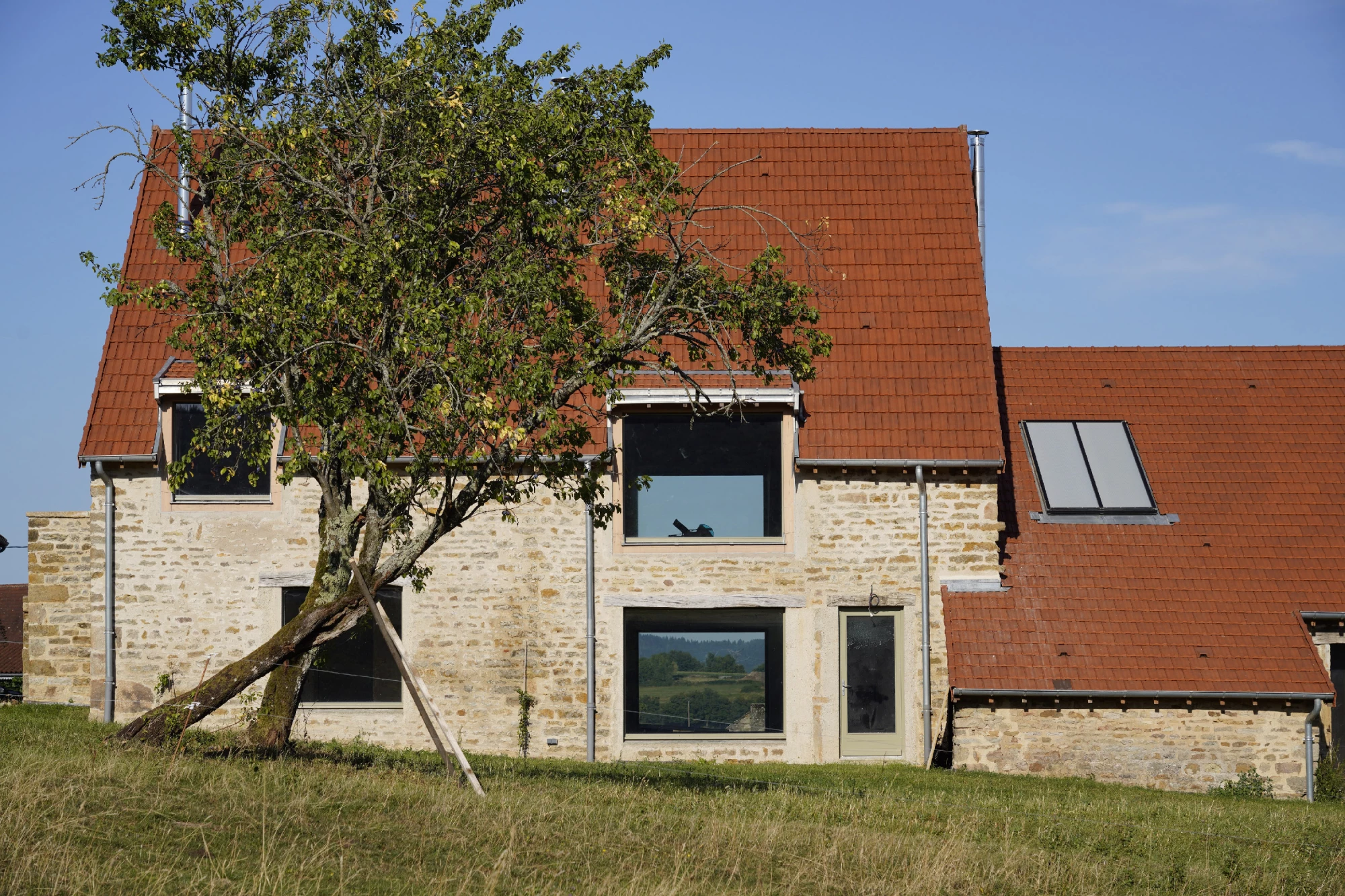LE DÉVÉHAT VUARNESSON ARCHITECTES, La grange